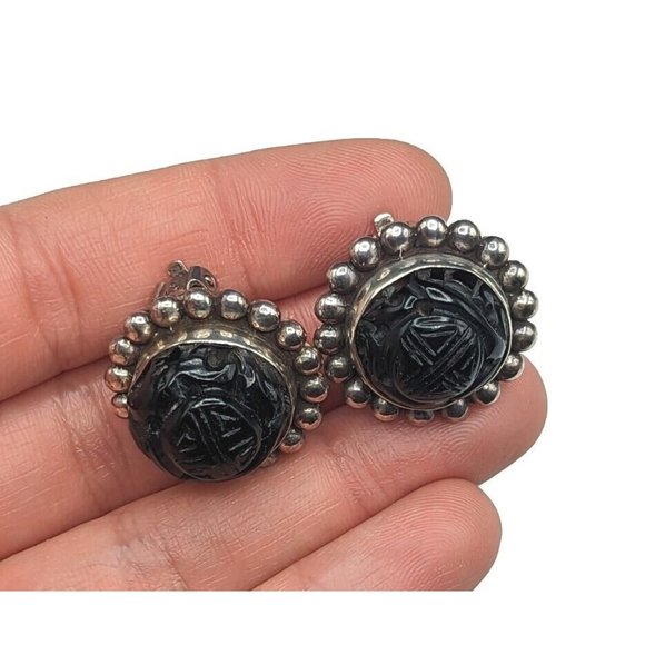 Unsigned Stephen Dweck Sterling Silver Carved Black Shao Design Clip On Earrings - Picture 5 of 11